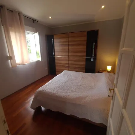 In With Balcony, Air Conditioning, Wifi, Washing Machine 5116-1 Ρόβινι