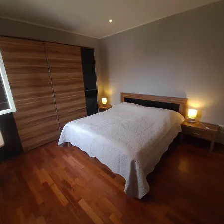 In With Balcony, Air Conditioning, Wifi, Washing Machine 5116-1 רוביני