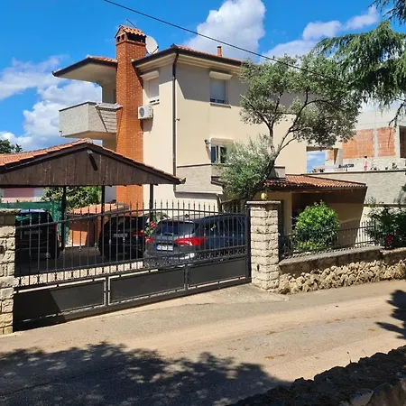 Διαμέρισμα In With Balcony, Air Conditioning, Wifi, Washing Machine 5116-1 Ρόβινι