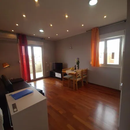 In With Balcony, Air Conditioning, Wifi, Washing Machine 5116-1 Διαμέρισμα Ρόβινι